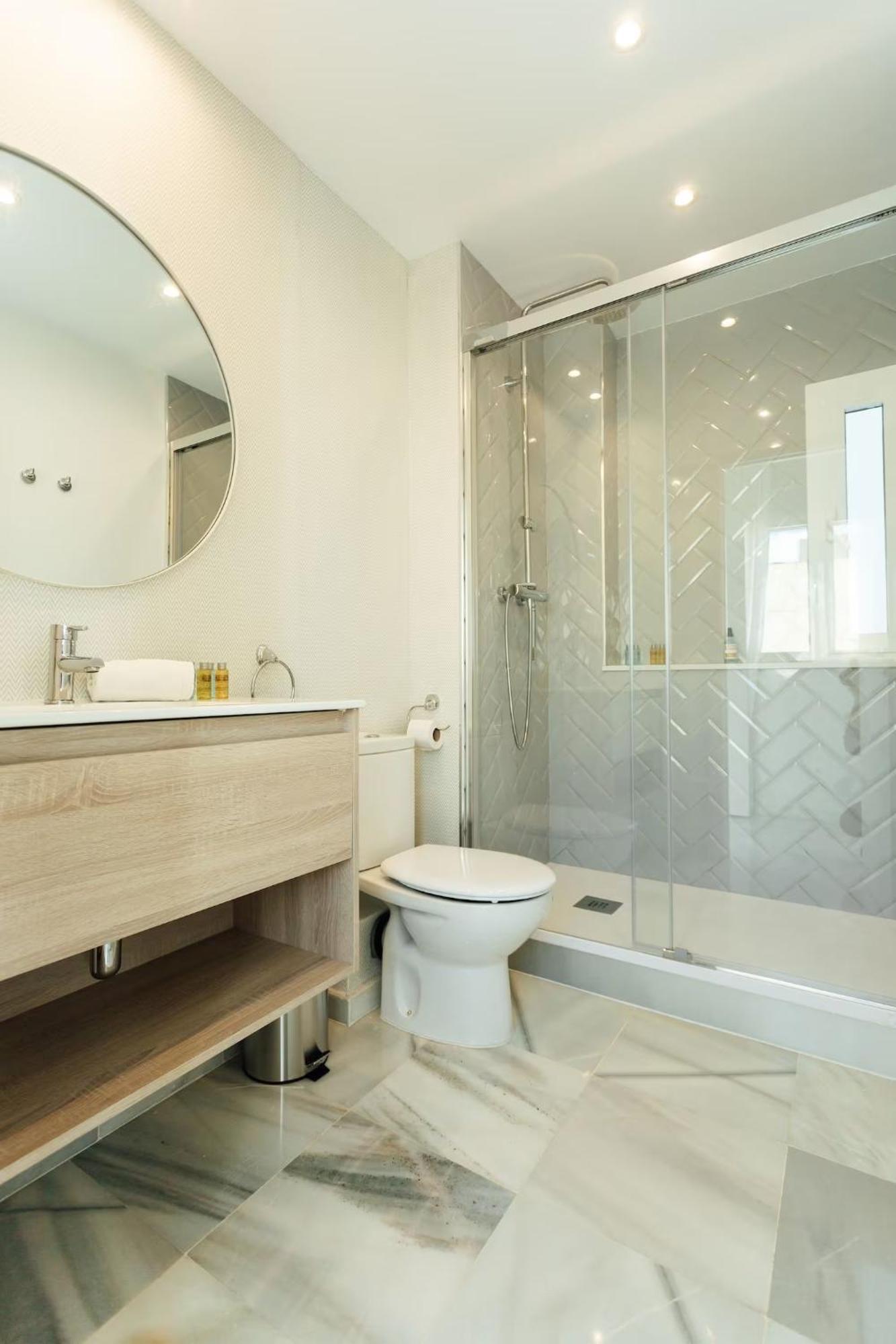 Reformed And Comfy- 2Bd 2Bth- Arenal Apartment Sevilla Bagian luar foto