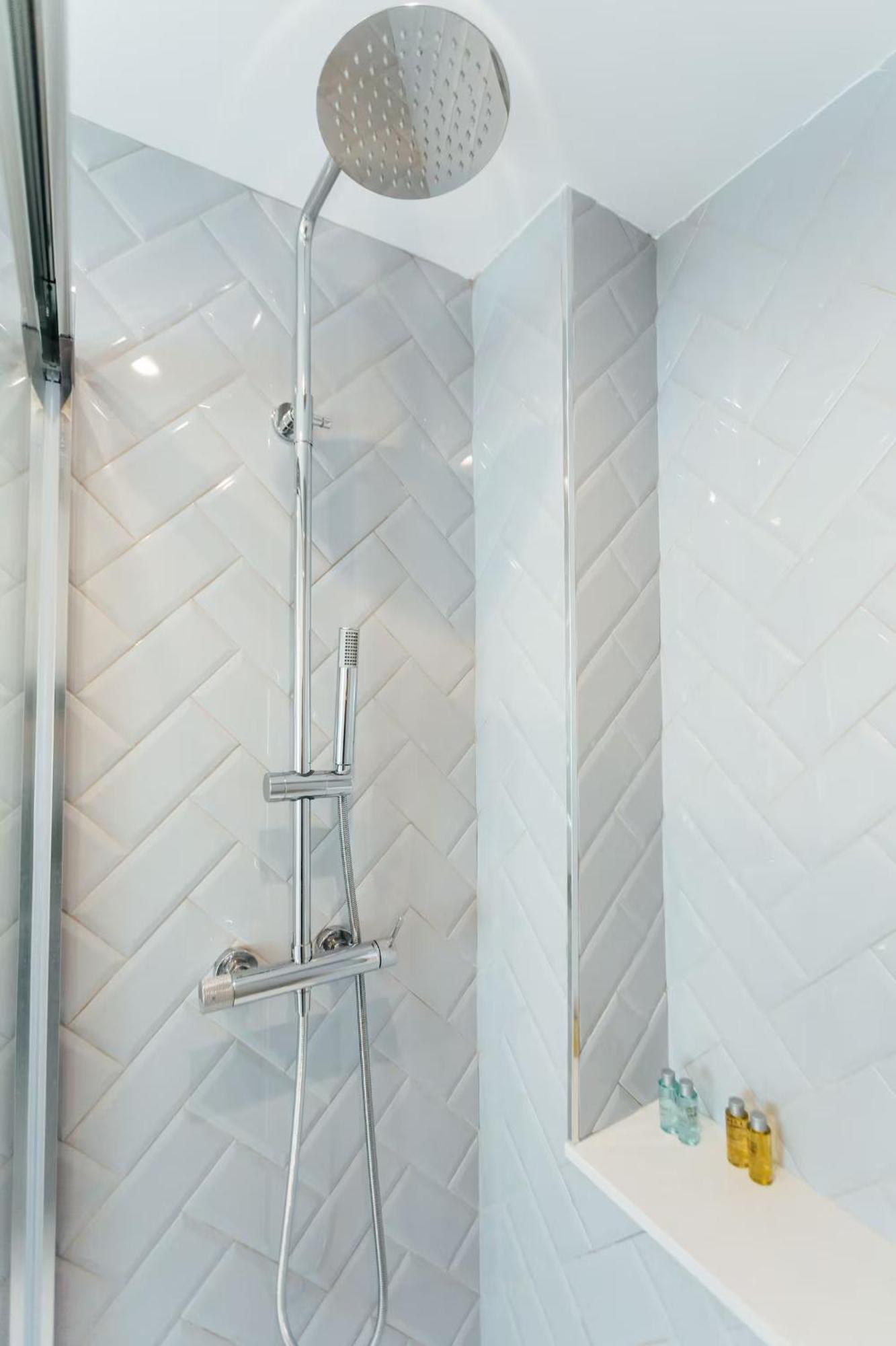Reformed And Comfy- 2Bd 2Bth- Arenal Apartment Sevilla Bagian luar foto