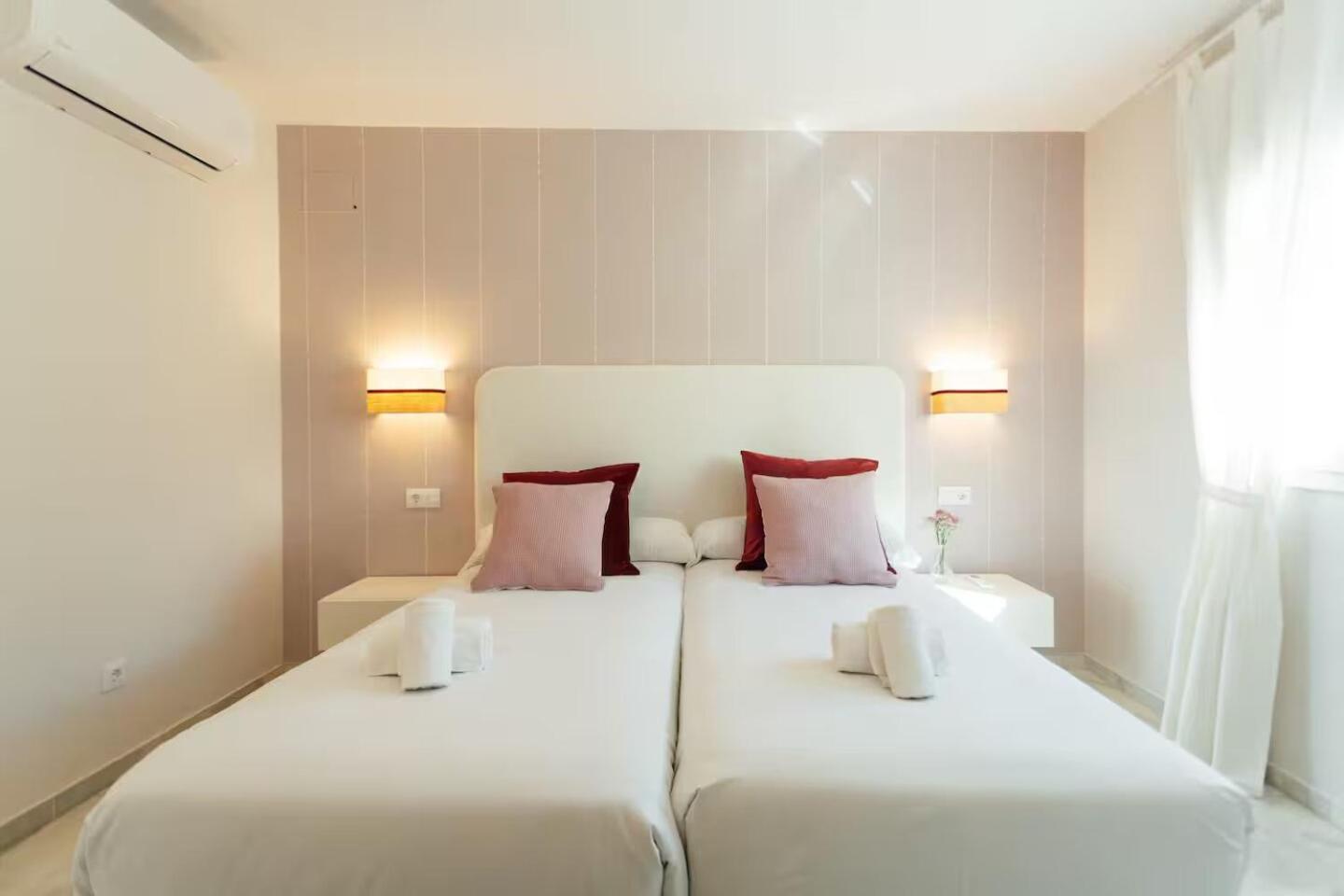 Reformed And Comfy- 2Bd 2Bth- Arenal Apartment Sevilla Bagian luar foto