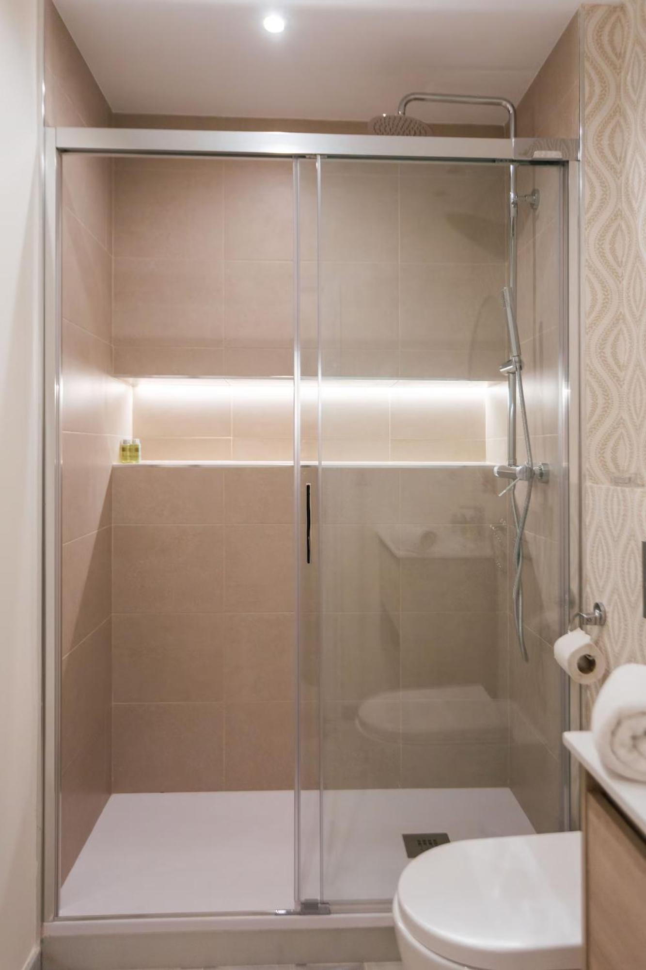 Reformed And Comfy- 2Bd 2Bth- Arenal Apartment Sevilla Bagian luar foto