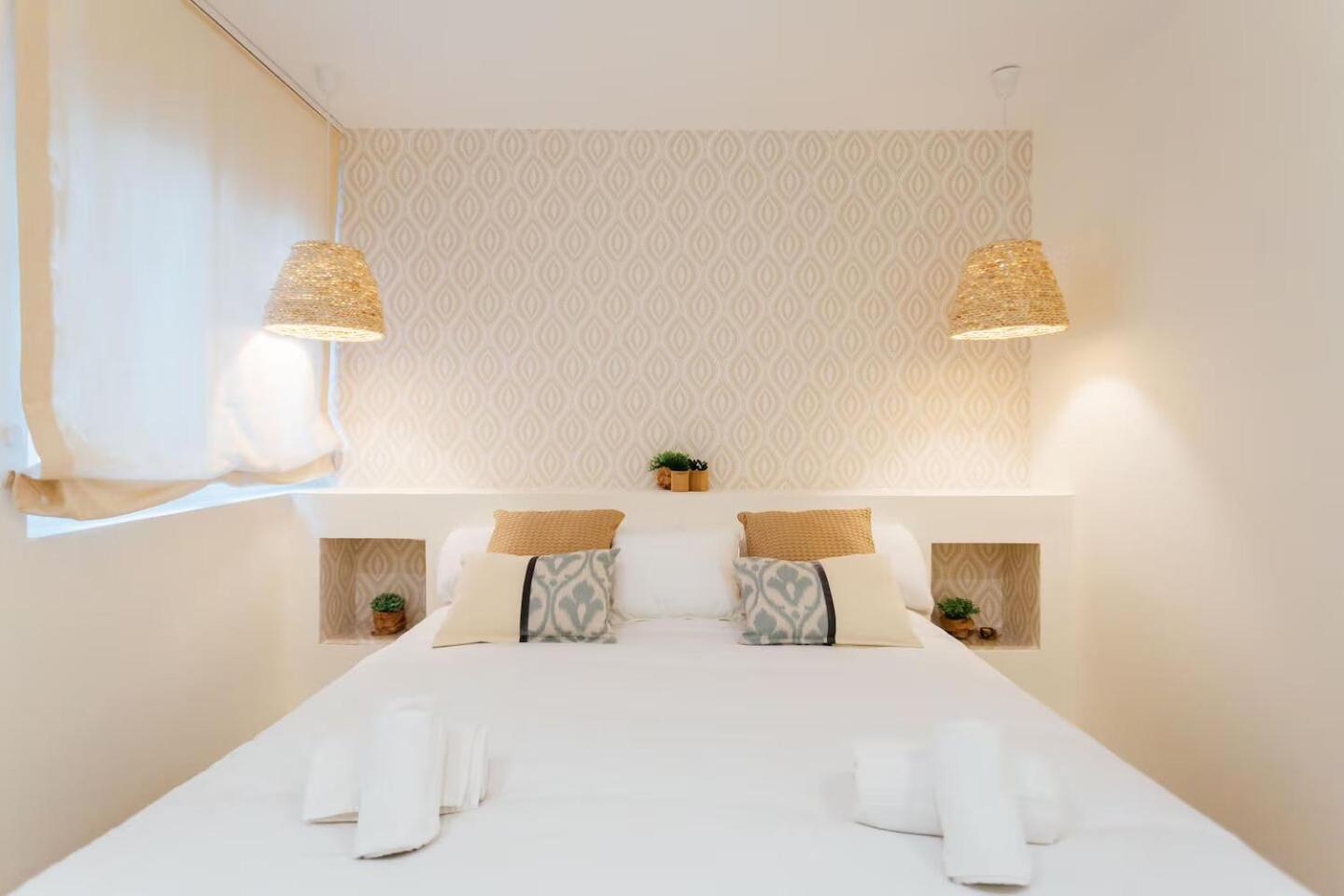 Reformed And Comfy- 2Bd 2Bth- Arenal Apartment Sevilla Bagian luar foto