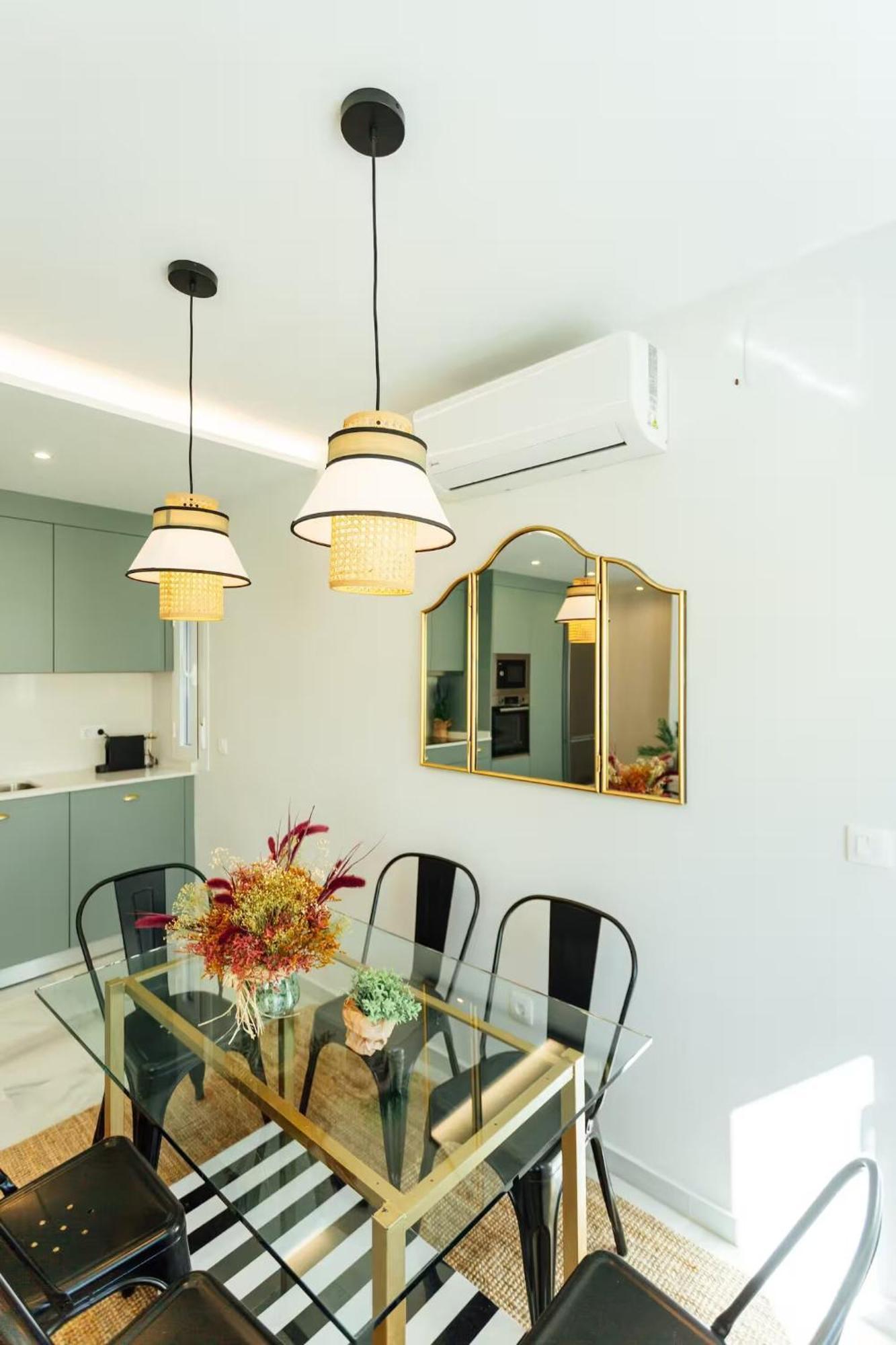 Reformed And Comfy- 2Bd 2Bth- Arenal Apartment Sevilla Bagian luar foto