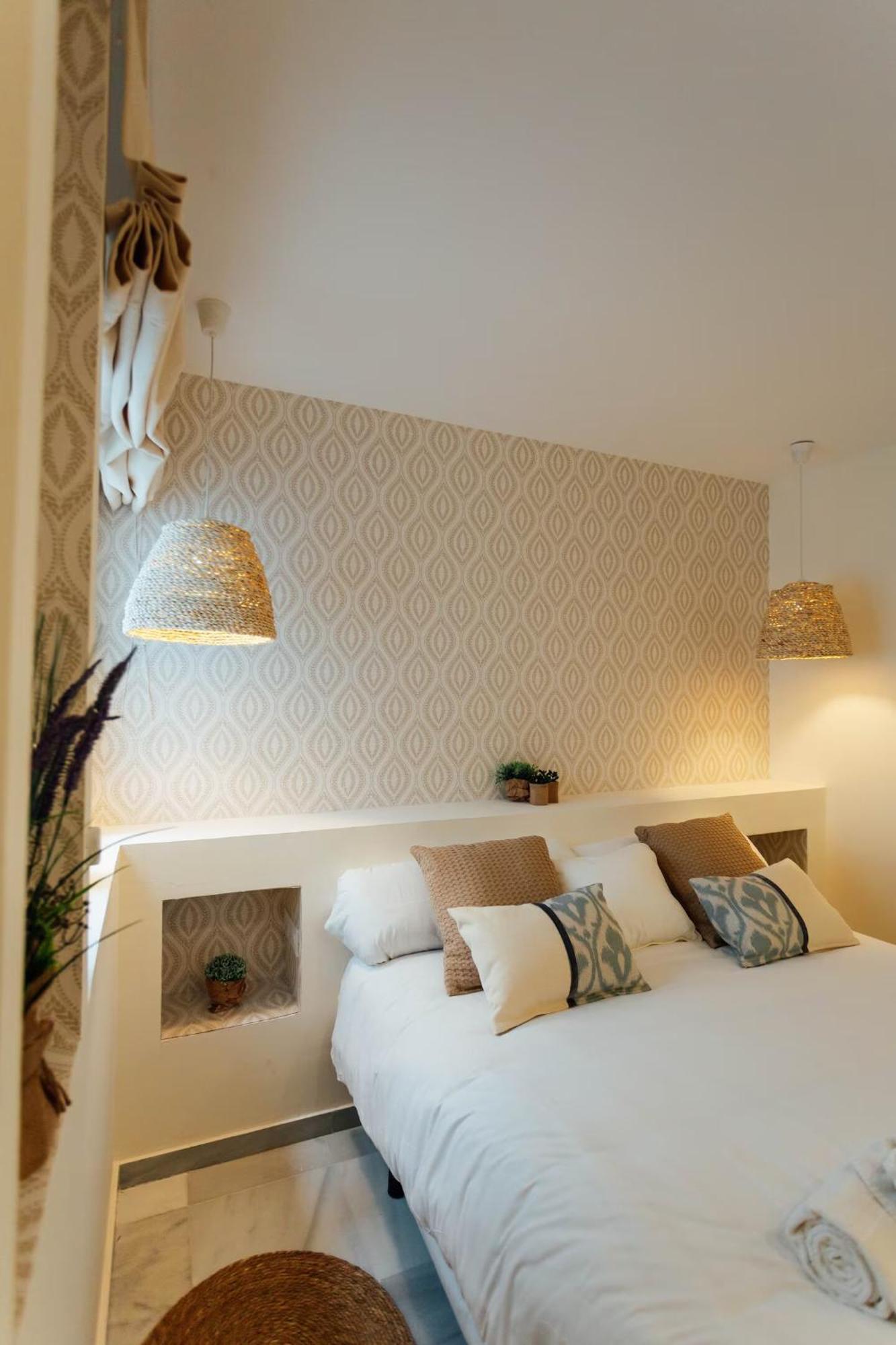 Reformed And Comfy- 2Bd 2Bth- Arenal Apartment Sevilla Bagian luar foto