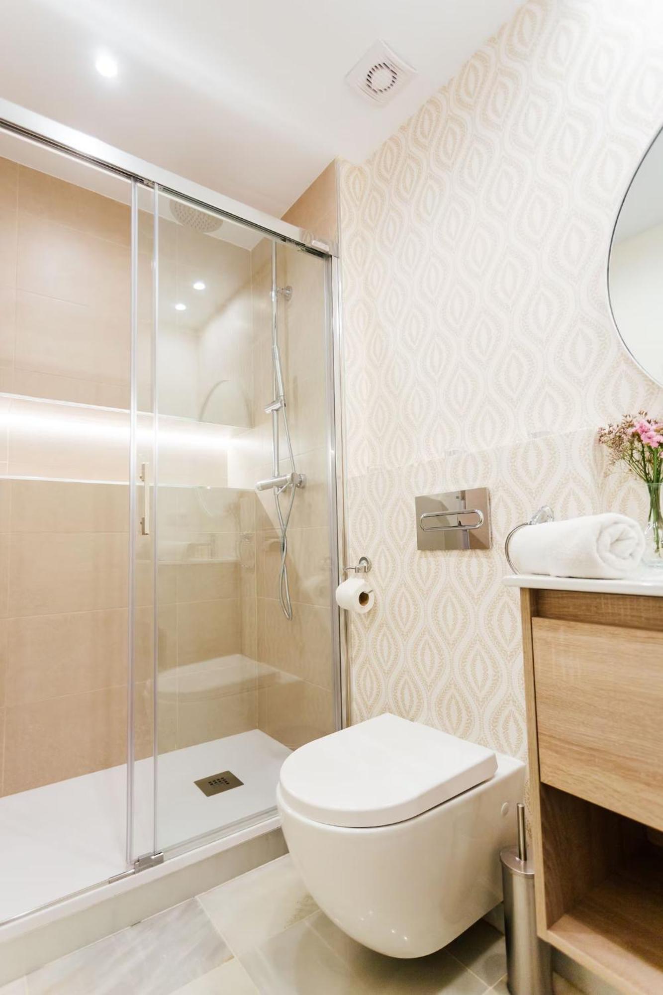 Reformed And Comfy- 2Bd 2Bth- Arenal Apartment Sevilla Bagian luar foto