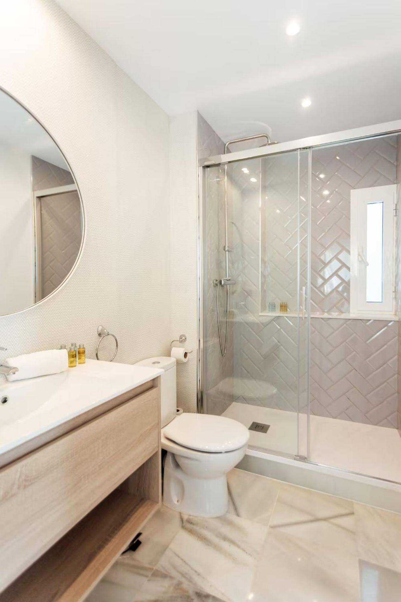 Reformed And Comfy- 2Bd 2Bth- Arenal Apartment Sevilla Bagian luar foto